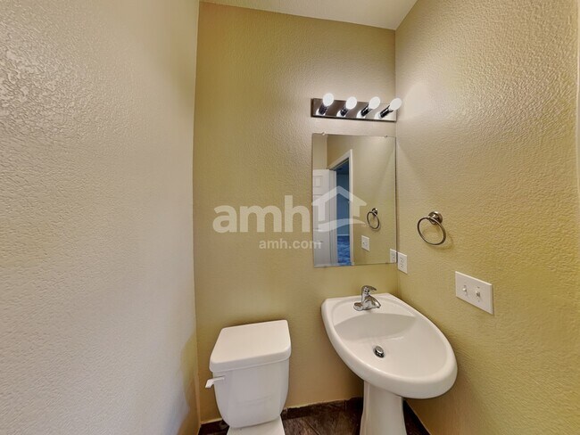 Building Photo - 1335 Milldale Ct