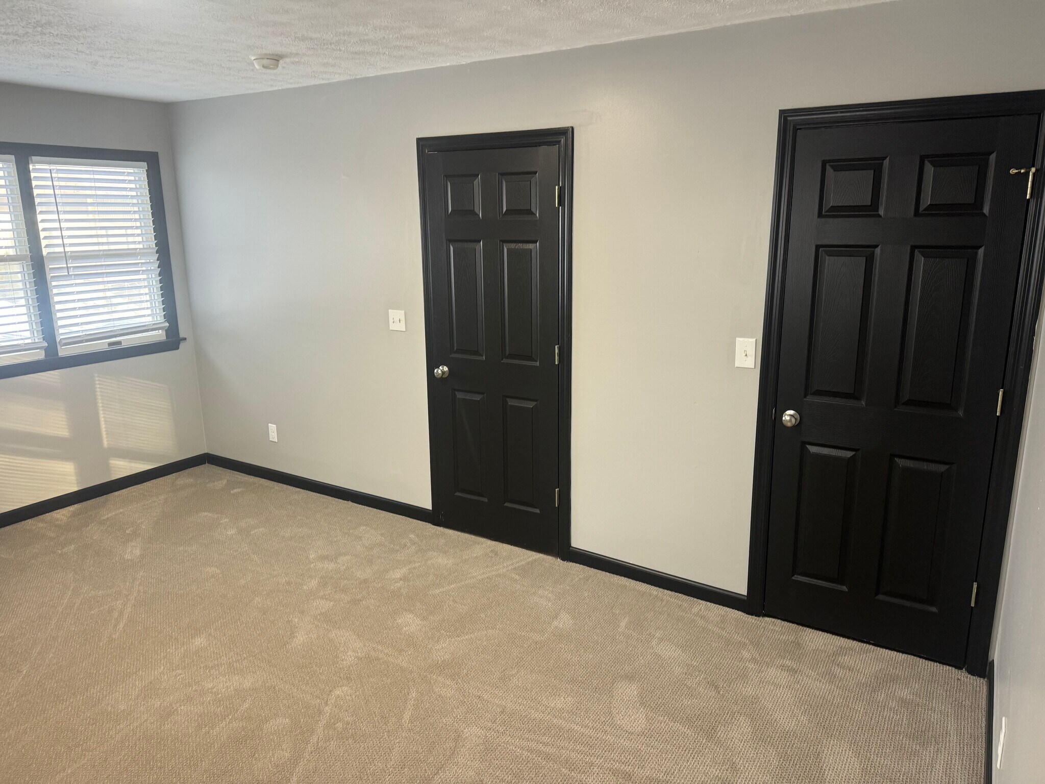 Building Photo - 50 Greenbrier Plz