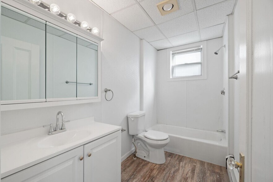 Building Photo - 132-134 Trenton Steet