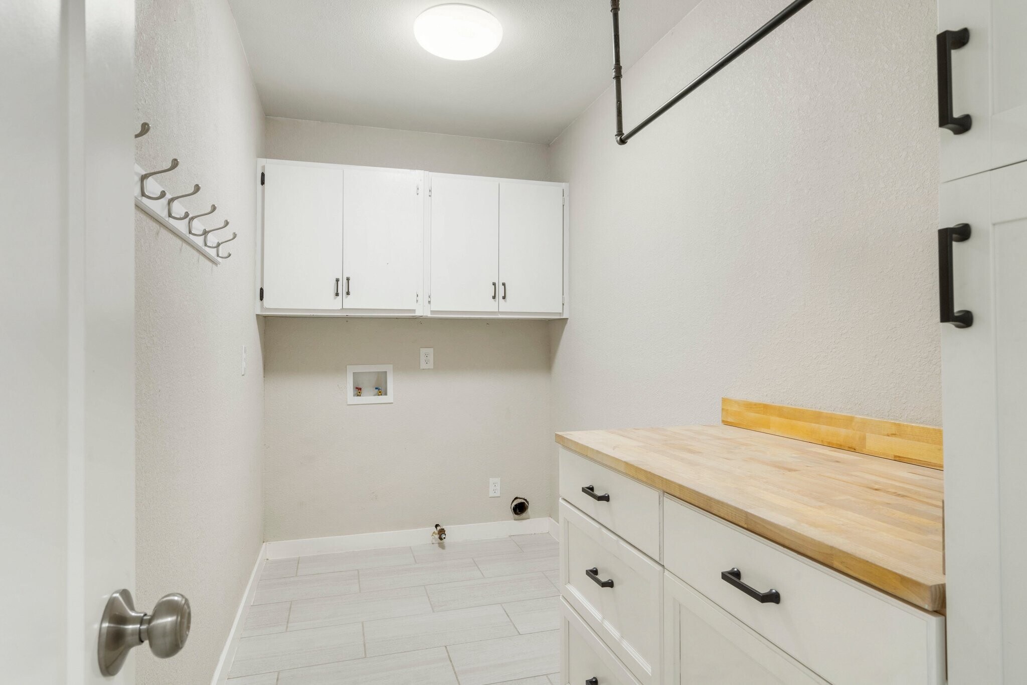 Building Photo - 1811 S 148th W Ave