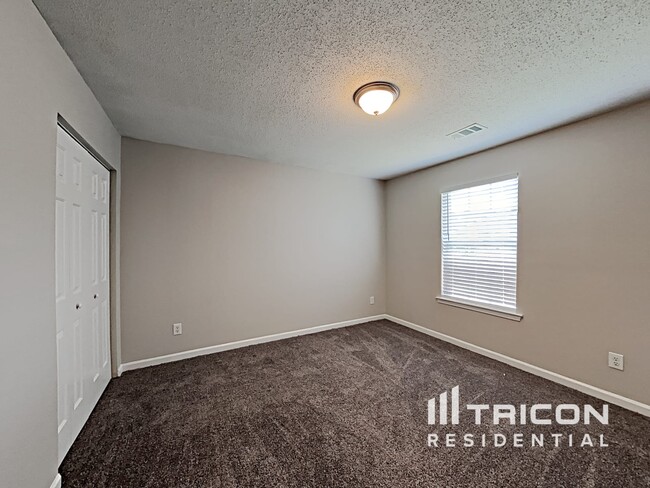 Building Photo - 1115 St Phillips Ct