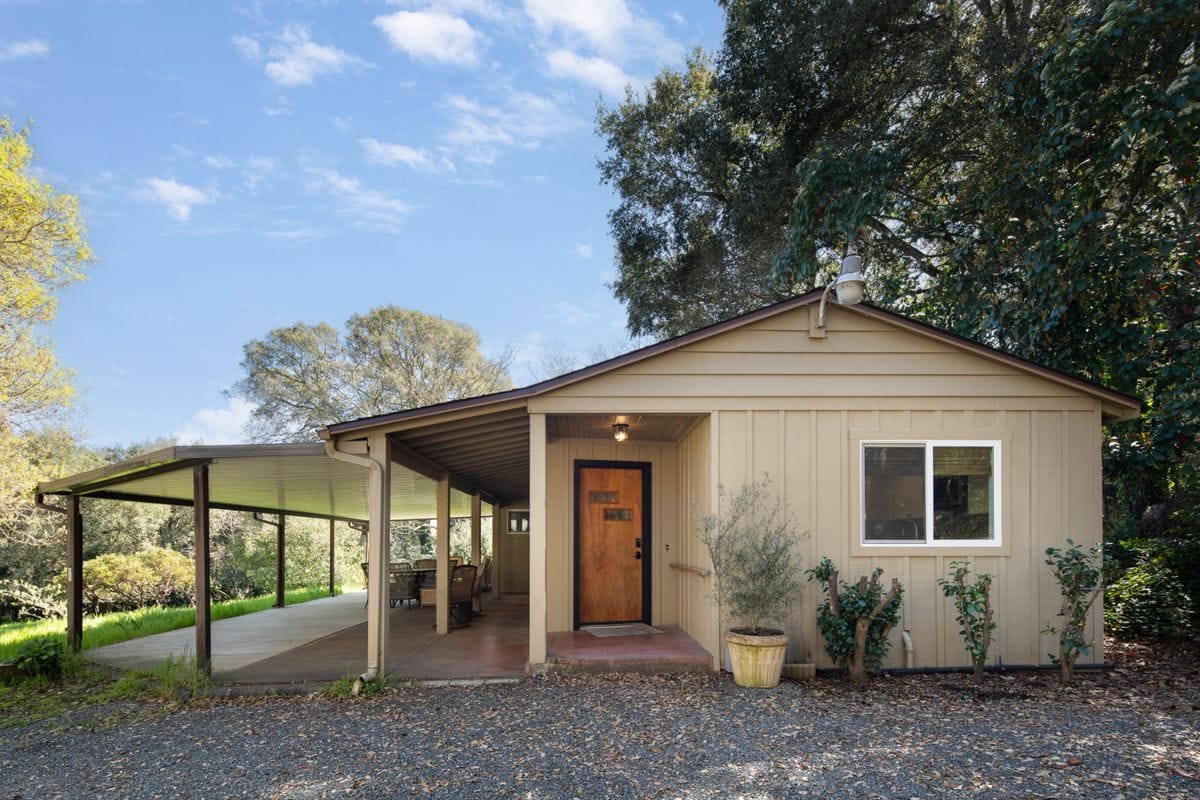 Building Photo - 1596 Ronne Dr