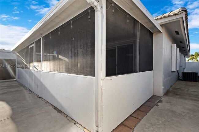 Building Photo - 10168 NW 126th Terrace