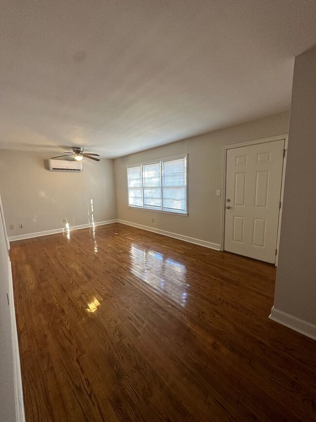 Building Photo - 1309 W 22nd St