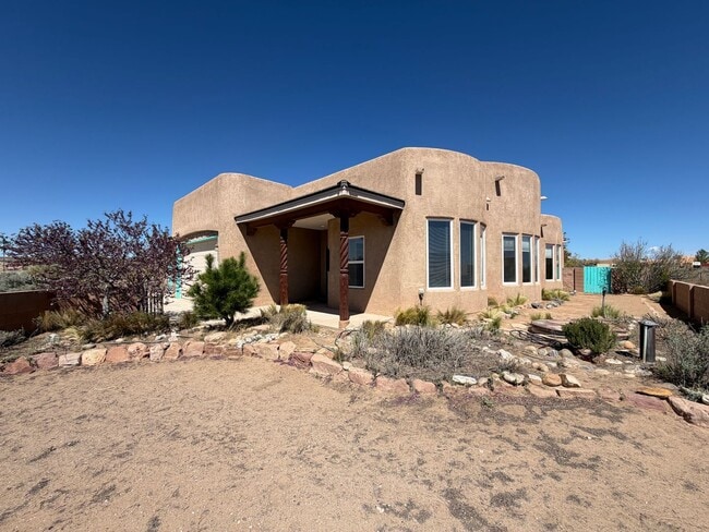Building Photo - 4 Bedroom Single Story Custom Home Available In Rio Rancho Near Unser Blvd SE & Westside Blvd SE!