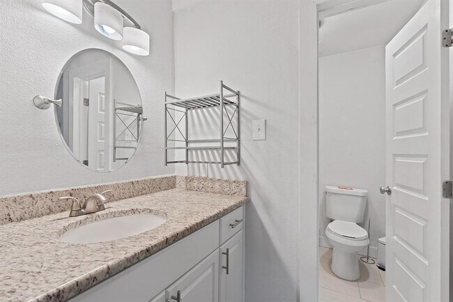 Building Photo - 2603 Parker Ln