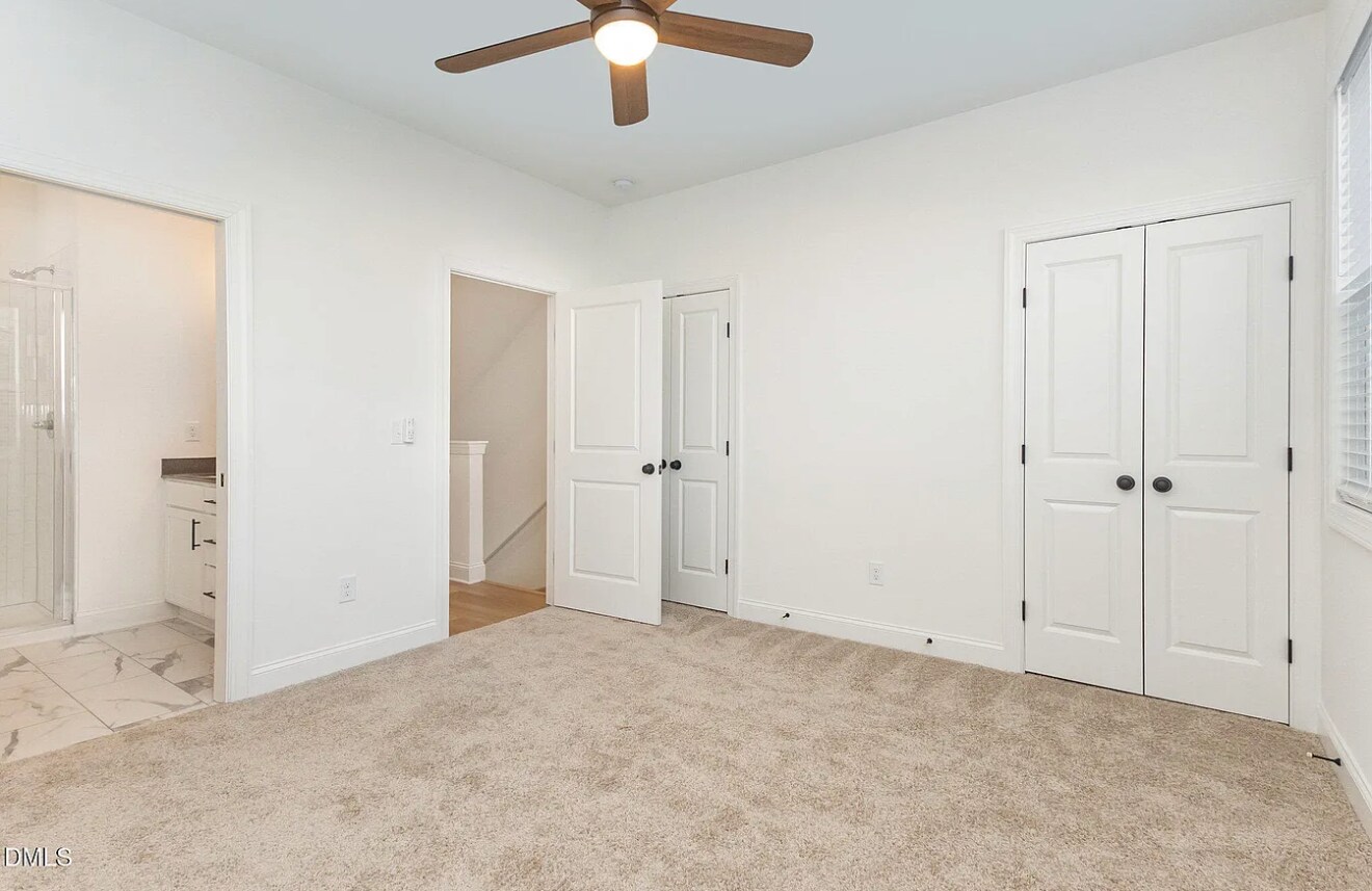 Building Photo - Room in Townhome on Gossamer Ln