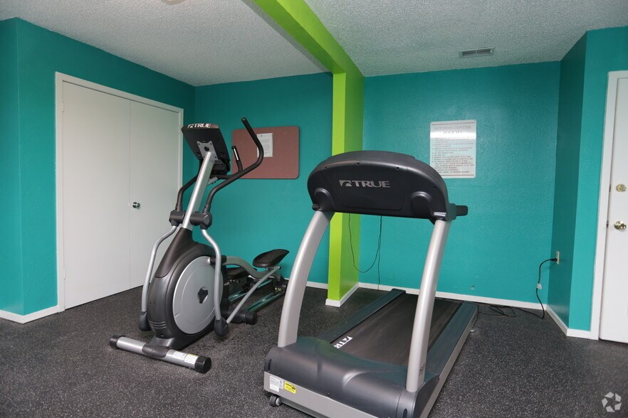 Building Photo - Oaklyn