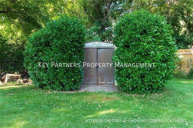 Building Photo - 1309 Linden Rd