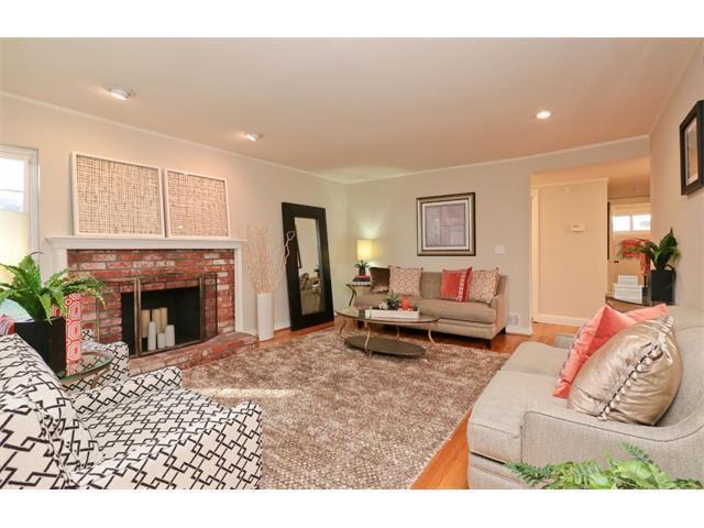 Building Photo - Beautiful single family home near Westfiel...