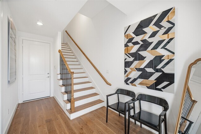 Building Photo - 707 Bringhurst St