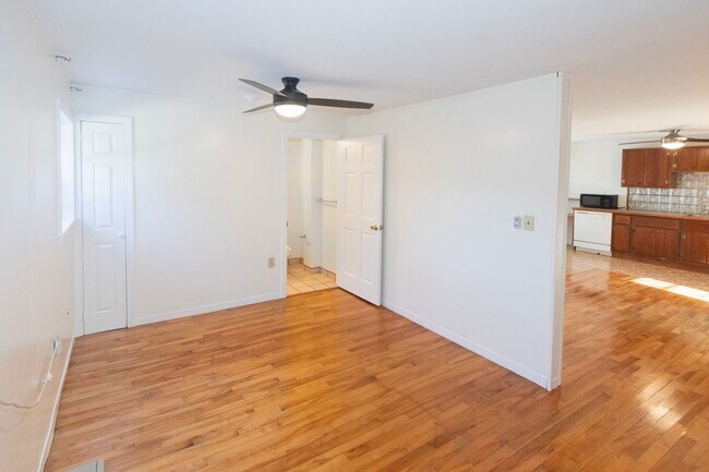 Building Photo - 174 Drew Rd