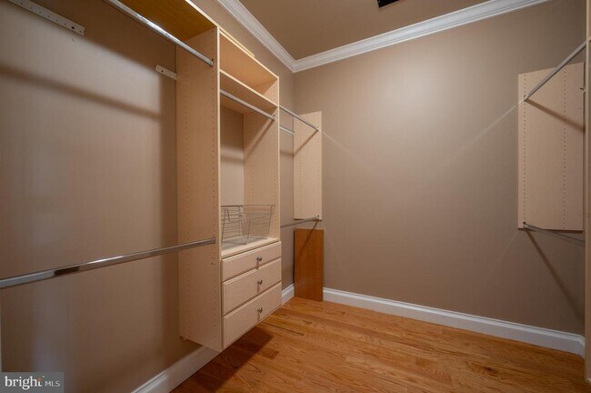 Building Photo - 13071 Haddonfield Ln