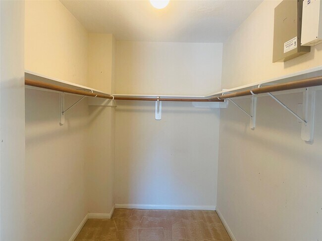 Building Photo - 15303 Kellerwood Dr