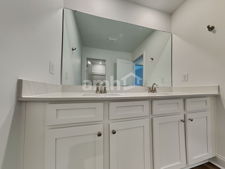 Building Photo - 168 Portside Pk Dr