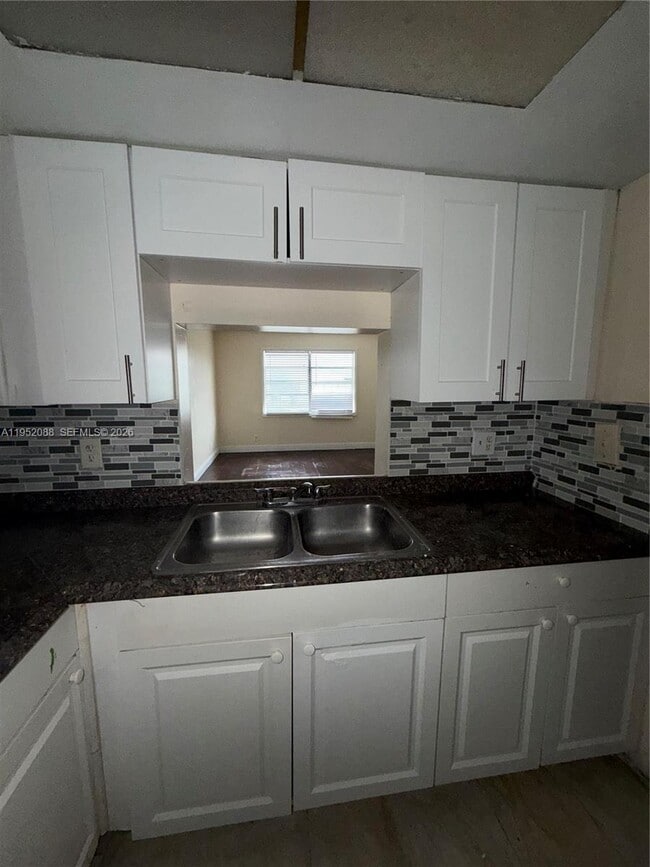 Building Photo - 7753 Tam Oshanter Blvd