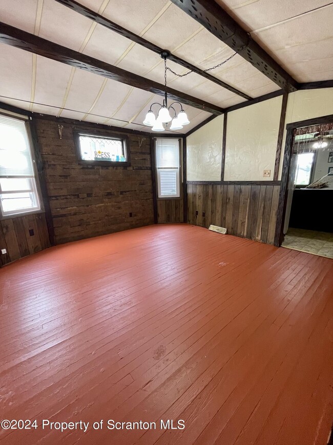 Building Photo - 914 Franko St