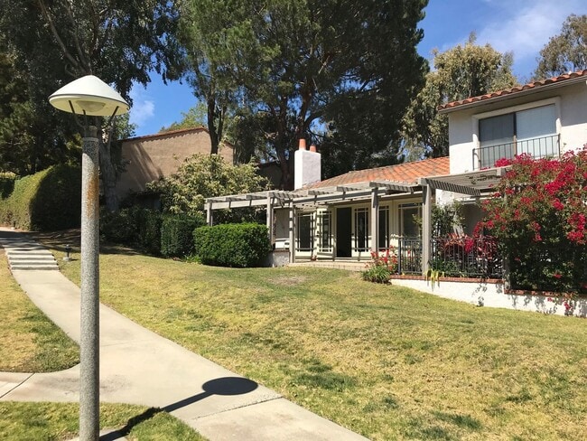 Building Photo - 25606 Spinnaker Dr