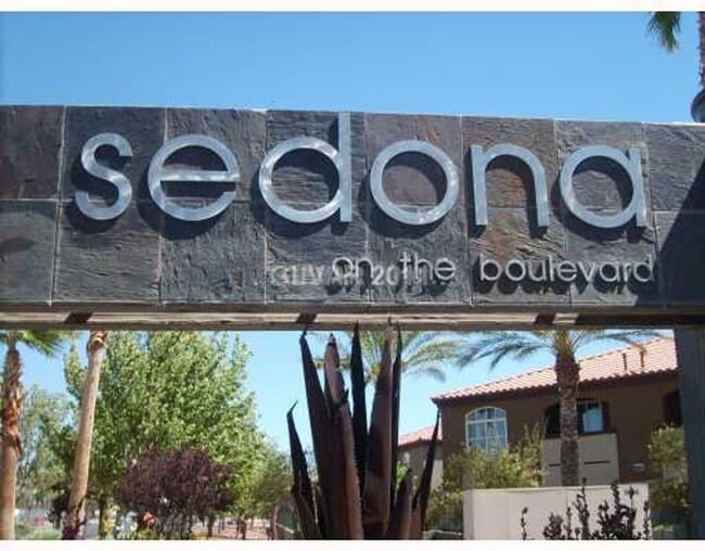 Building Photo - Gorgeous 2bed/2 bath condo in Southwest!