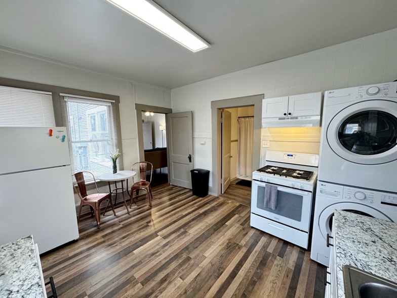Building Photo - 519 W Ridgewood Ct