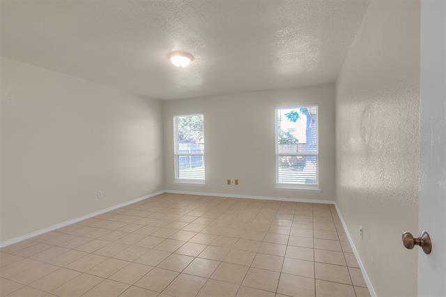 Building Photo - 7409 Meadow Creek Dr
