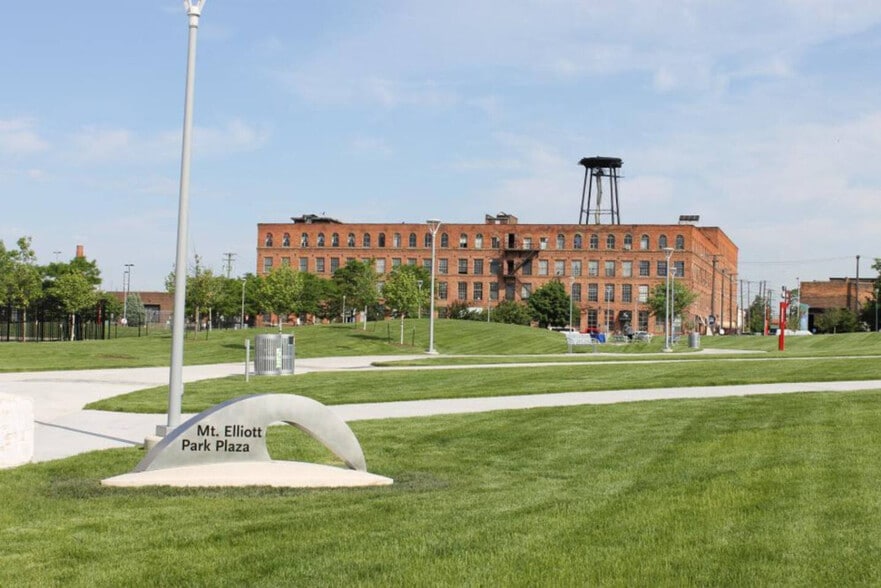 Building Photo - 226 Mt Elliott St