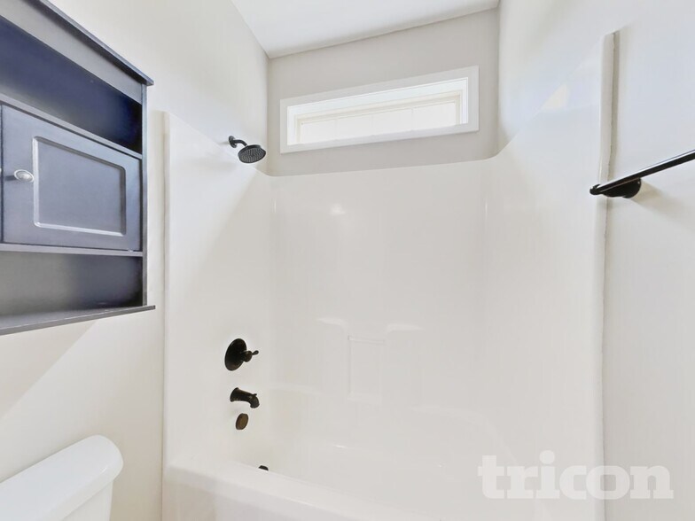 Building Photo - 15 Fairfax Dr