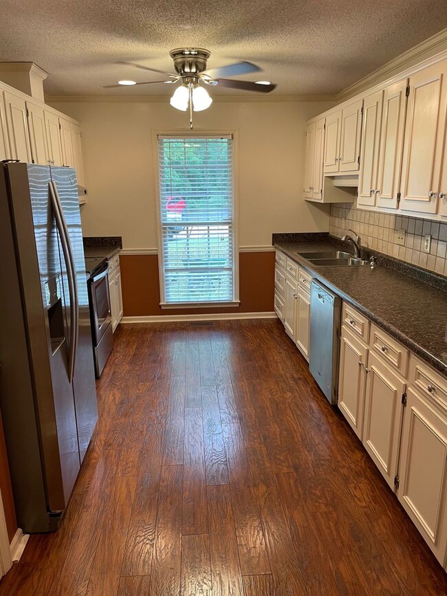 Building Photo - East Side Ranch on Cul-de-Sac