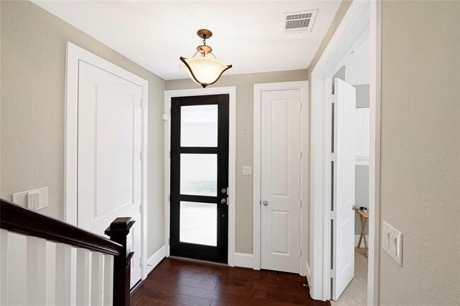 Building Photo - 1211 Edwinstowe Trl