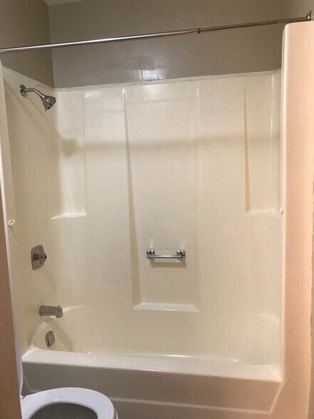 Building Photo - 7010 Newport Dr