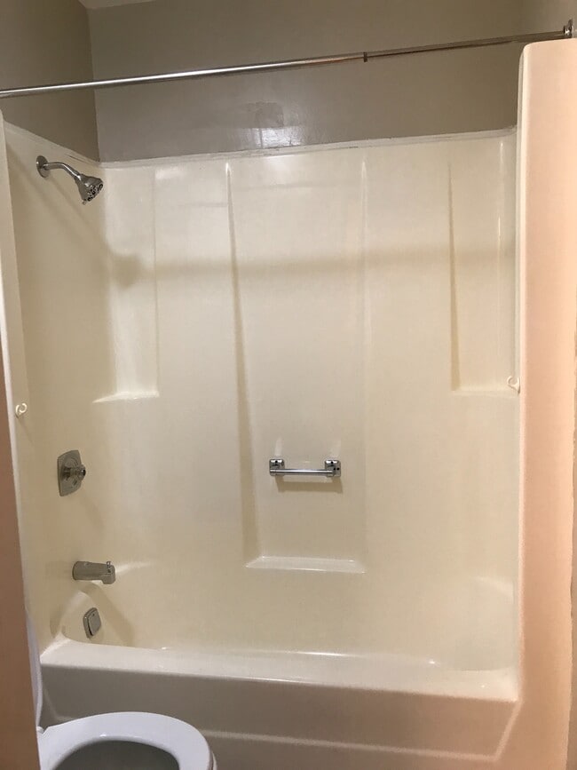 Building Photo - 7010 Newport Dr