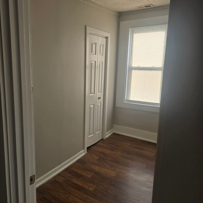 Building Photo - Auburn (186)