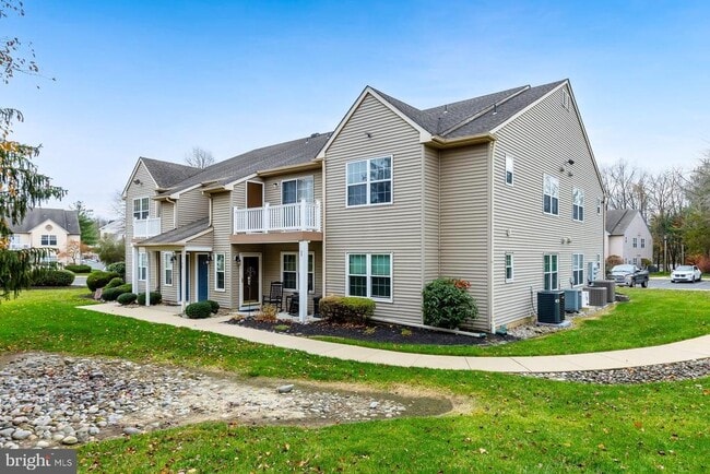 Building Photo - 56 Crestmont Dr