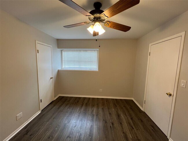 Building Photo - 214 Shenandoah Dr