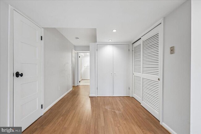 Building Photo - 2002 Derby Ridge Ln