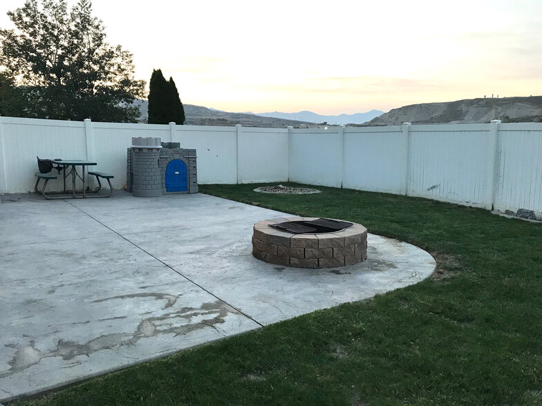 Backyard - 3610 W Plymouth Rock Cv
