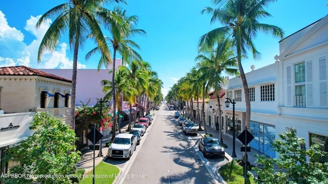 Building Photo - 218 Worth Ave