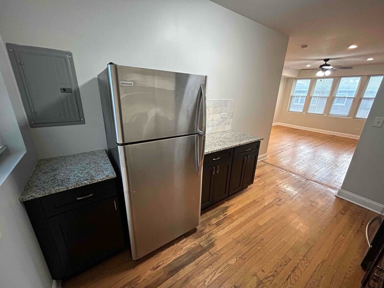 Building Photo - 45 E 74th St