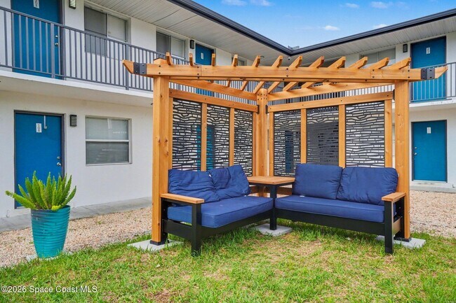 Building Photo - 115 Seminole Ave W