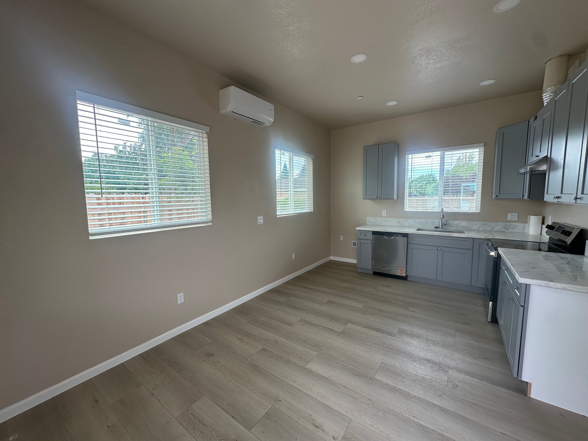 Building Photo - 4228 76th St