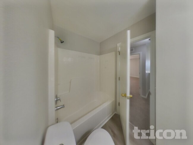 Building Photo - 2101 Ardencroft Dr