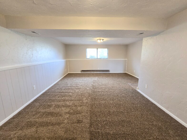 Building Photo - 3856 Magnolia Dr