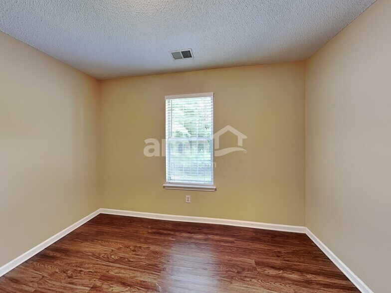 Building Photo - 12719 Diamond Dr