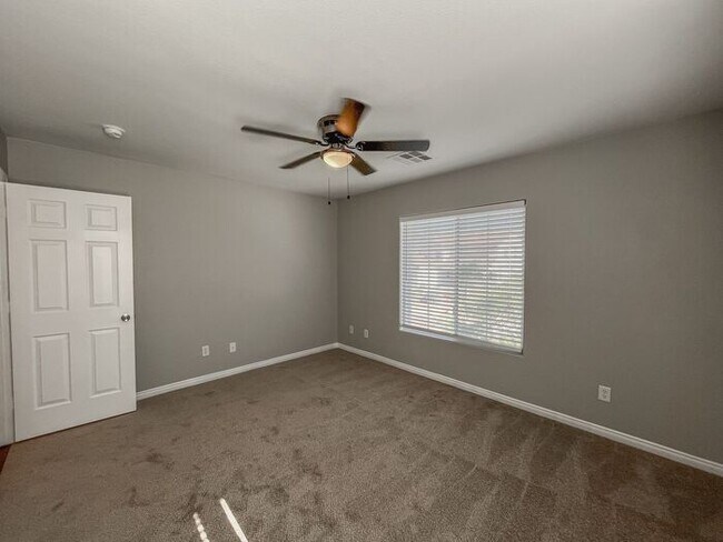Building Photo - Stunning 5-Bedroom Home in Gated Community...