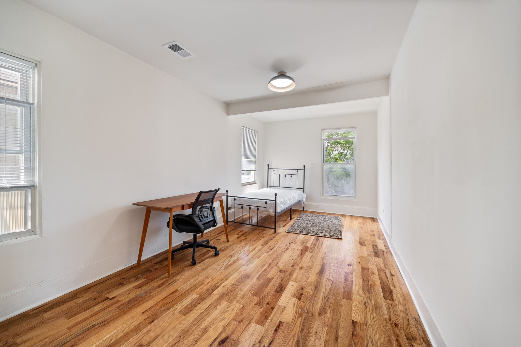 Building Photo - 1000 Foster St