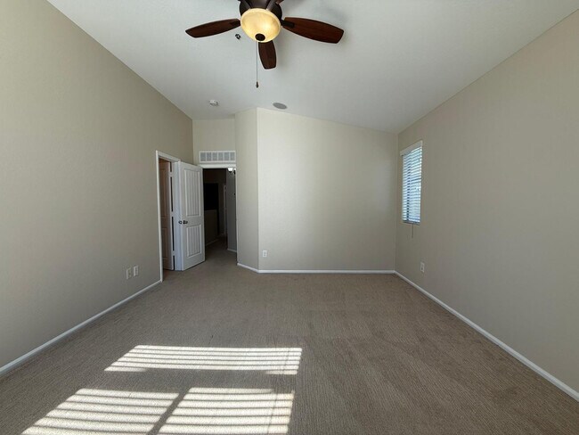 Building Photo - 2725 E Mine Creek Rd