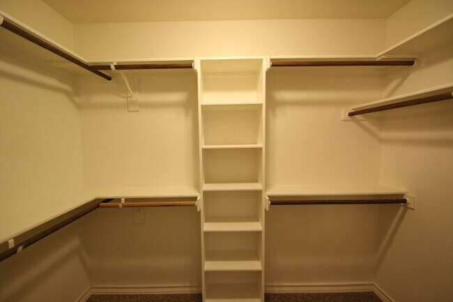 Building Photo - Little Piece of HEAVEN~3/2.5 Home w/ Open ...