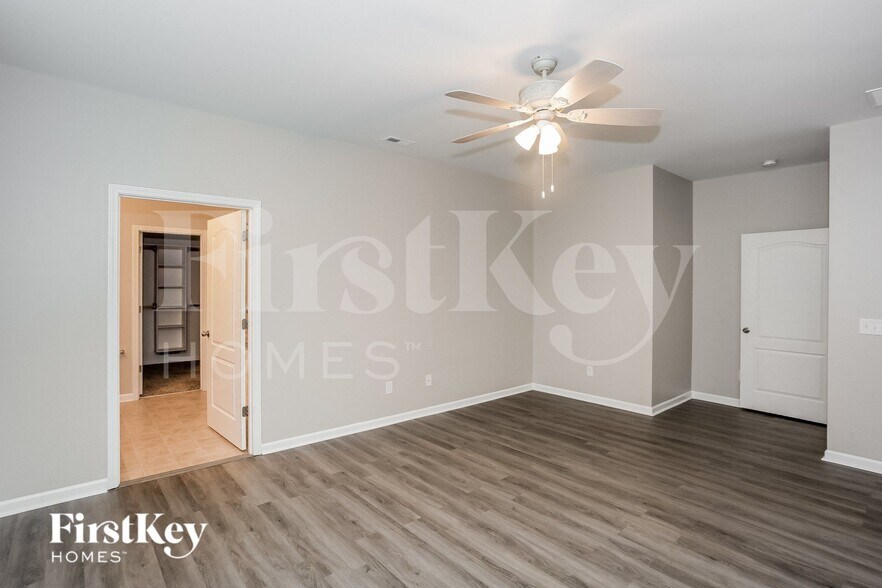 Building Photo - 3516 Larkhaven Ave SW