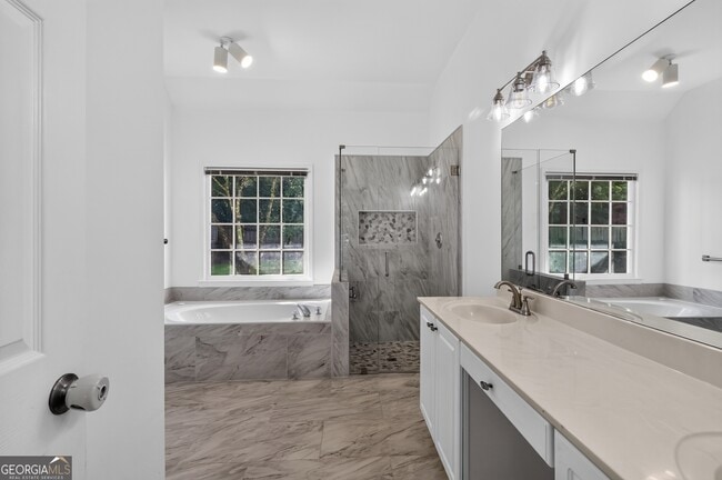 Building Photo - 3775 Peachbluff Ct