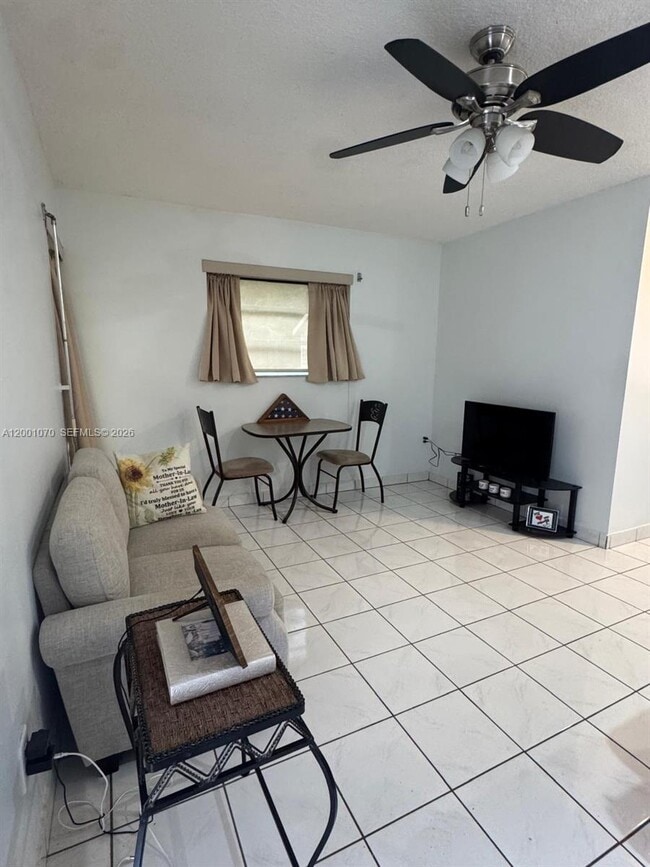 Building Photo - 5501 SW 89th Ave